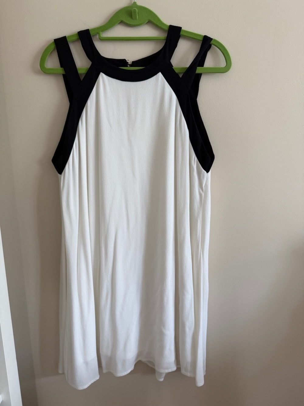 one clothing White and Black Sleeveless Midi Dress